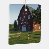 Roter Stall mit Zaun Land Verlobung Keramikornament (Rechts)
