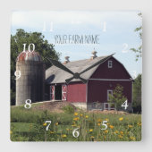 Roter Stall und Silo Quadratische Wanduhr (Vorderseite)