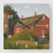 Roter Stall und Silo Quadratische Wanduhr (Vorderseite)