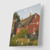 Roter Stall und Silo Quadratische Wanduhr (Winkel)