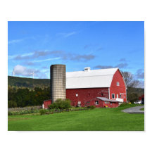 Roter Stall und Windturbinen in Pennsylvania