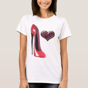 Roter Stilett-Schuh und Herz T-Shirt