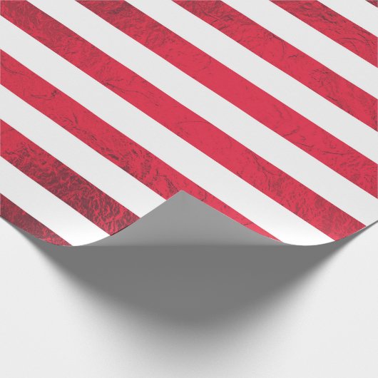 Roter Streifen aus Metallic Shiny Geschenkpapier (Ecke)