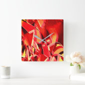 Roter Streifen, der die Bewegung simuliert Quadratische Wanduhr (Zuhause)