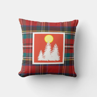 Roter Tartan Kariert mit Silhouette von White Pine Kissen