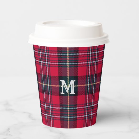 Roter Tartan mit (oder ohne) Monogramm Pappbecher (Vorderseite)
