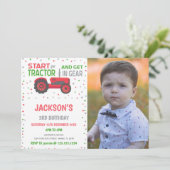 Roter Traktor Geburtstagseinladungen mit Foto Einladung (Stehend Vorderseite)