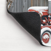Roter Traktor mit Weihnachtskranz Mousepad (Ecke)