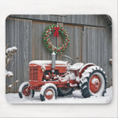 Roter Traktor mit Weihnachtskranz Mousepad (Vorne)