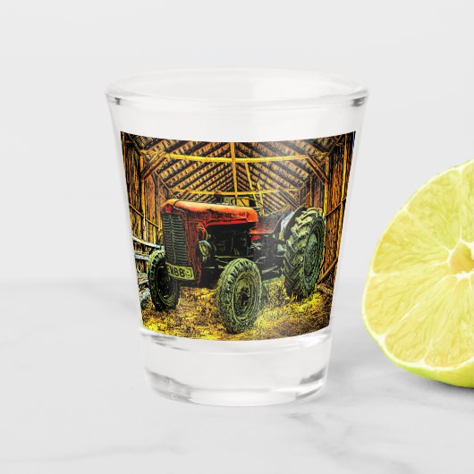 Roter Traktor Rustikaler Stall Schnapsglas (Vorderseite)