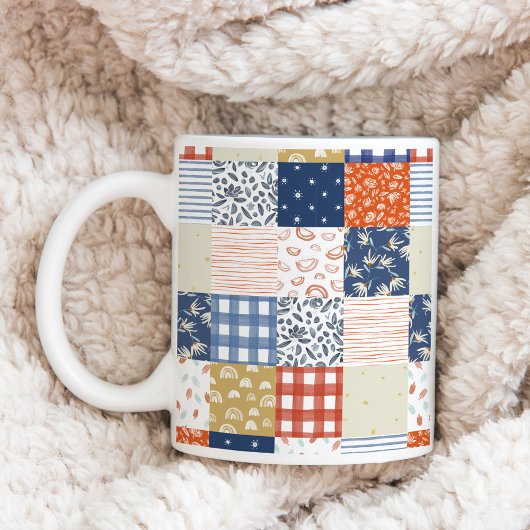 Roter und blauer Patchwork Kaffeetasse