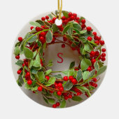 Roter und grüner Kranz mit Beeren Keramik Ornament (Vorne)