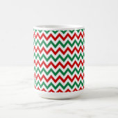 Roter und grüner Weihnachts-Chevron-Kaffeebecher Kaffeetasse (Mittel)