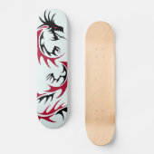 roter und schwarzer Drache Skateboard (Vorderseite)
