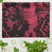 Roter und schwarzer gotischer Spitzeschädel Handtuch (Gefaltet)