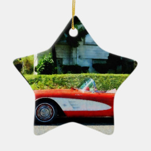Roter und weißer Corvette Cabrio Keramikornament