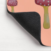 Roter und weißer gepunkteter Pilz Mousepad (Ecke)