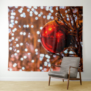 Roter Weihnachtsball, brauner Untergrund, weiße Li Wandteppich