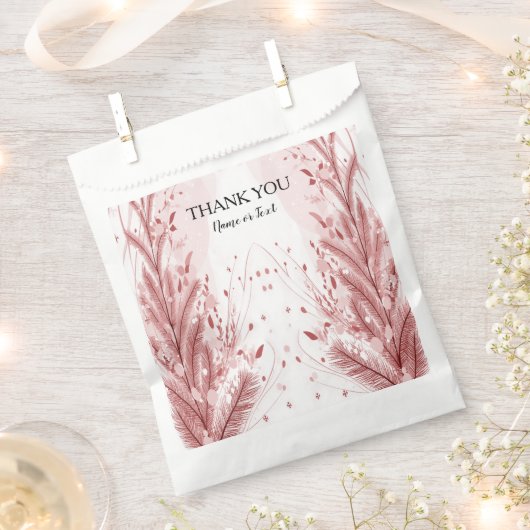 Roter Weihnachtsbaum Schneedekoration Schöne Geschenktütchen (Ausgeschnitten)