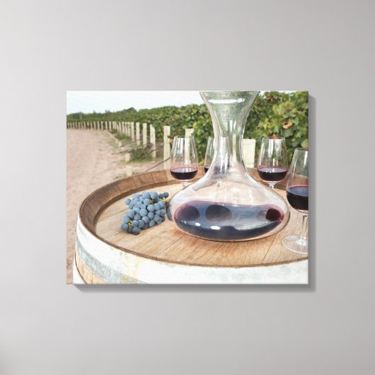 Roter Wein im Weingarten Leinwanddruck (Vorderseite)