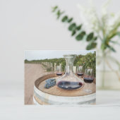 Roter Wein im Weingarten Postkarte (Stehend Vorderseite)