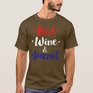 Roter Wein und bezauberte Sonne am 4. Juli T-Shirt