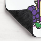 Roter Wein und Lila Trauben Mousepad (Ecke)
