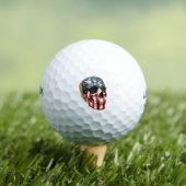 Roter, weißer und blauer Schädel Golfball (Insitu T-Shirt)