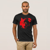 Roter Wolf auf schwarzem T-Shirt (Vorne ganz)