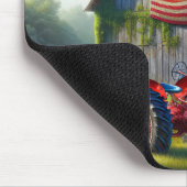 Roter Zuchttraktor mit Patriotikstall Mousepad (Ecke)