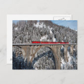 Roter Zug Pine Snow Covered Mountains Schweiz Postkarte (Vorne/Hinten)