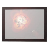 Roter Zwergstern, der von einem hypothetischen Exo Notizblock (Vorderseite)