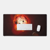 Roter Zwergstern, der von einem hypothetischen Exo Schreibtischunterlage (Tastatur & Maus)