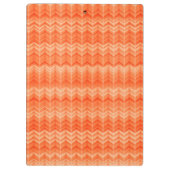 Rotes abstraktes Zickzacktextilmuster Klemmbrett (Rückseite)