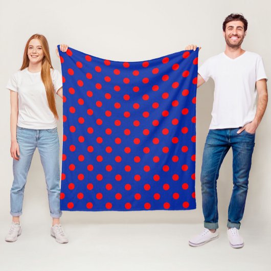 Rotes auf blauem Polka-Punkte-Musterdesign Fleecedecke