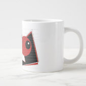 Rotes Auge sieht extra große Tasse (Rechts)