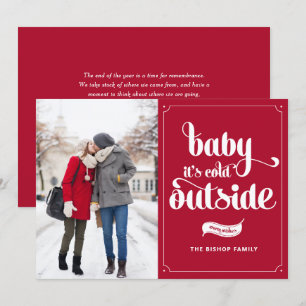 Rotes Baby, es ist kalt draußen Skript Weihnachtsf Feiertagskarte