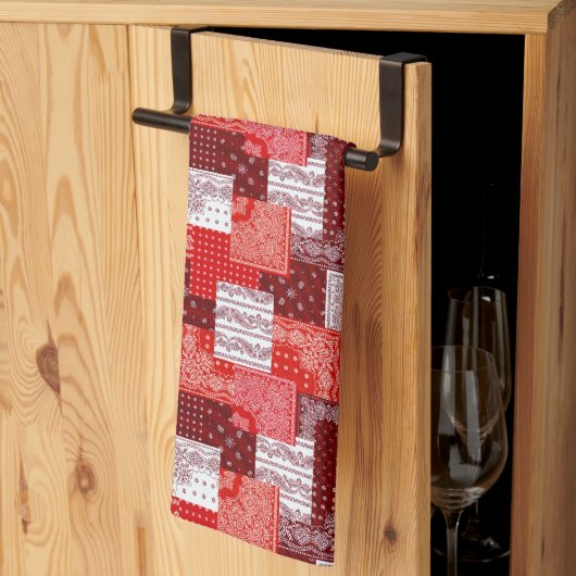 Rotes Bandana-Patchwork-Paisley-Nähmuster Geschirrtuch (Drittel gefaltet)