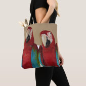 Rotes Blau und Grüne Papageien Tasche (Von Nahem)