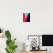 Rotes Blitzlicht zwischen hellen und dunklen blaue Poster (Heimbüro)