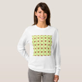 Rotes Blumenrankenmuster auf Hellgrün T-Shirt (Vorne ganz)