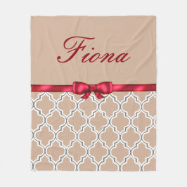 Rotes Bogen-Band und weißes Quatrefoils Monogramm Fleecedecke