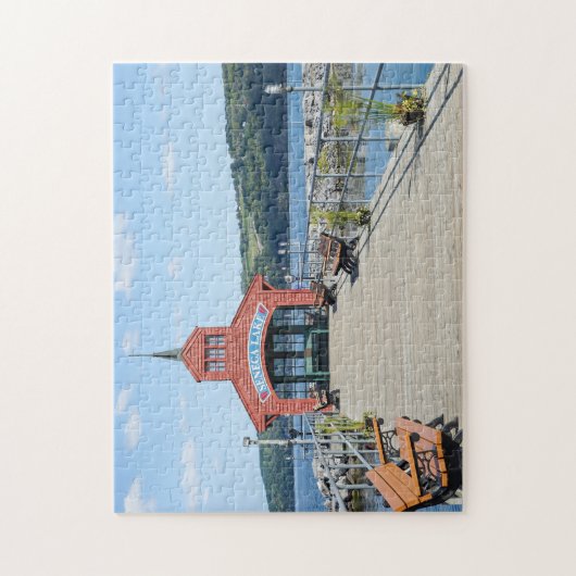 Rotes Bootshaus am Seneca-See Puzzle (Vertikal)