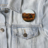 Rotes braunes Pferd, Herbstwald. Button (Beispiel)