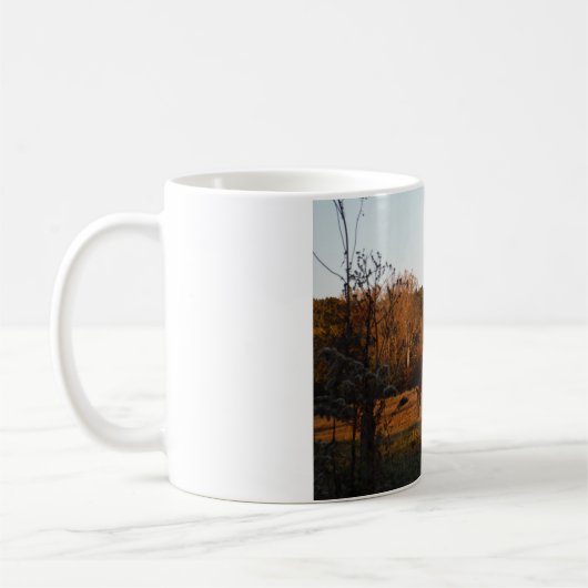 Rotes braunes Pferd, Herbstwald. Kaffeetasse (Links)