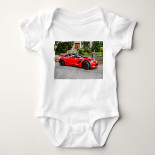 Rotes C7 Chevrolet Corvette Baby Strampler (Vorderseite)
