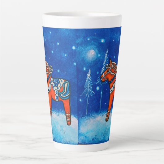 Rotes Dala Pferd Whimsical Art Milchtasse (Vorderseite)