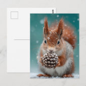 Rotes Eichhörnchen im Schnee mit Pinecone Postkarte (Vorne/Hinten)