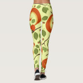 Rotes Eichhörnchen in Haselzweigen. Leggings (Rückseite)