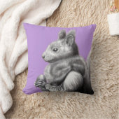 Rotes Eichhörnchen mit grauem Eichhörnchen Fur Sca Kissen (Decke)